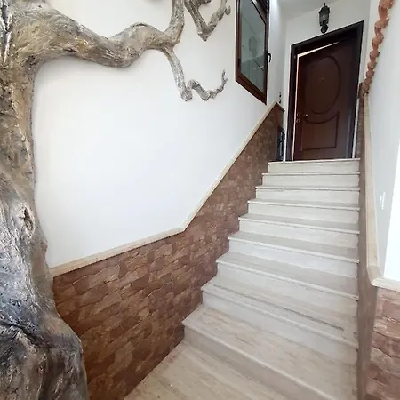 Magnolia Luxury Penthouse Apartment